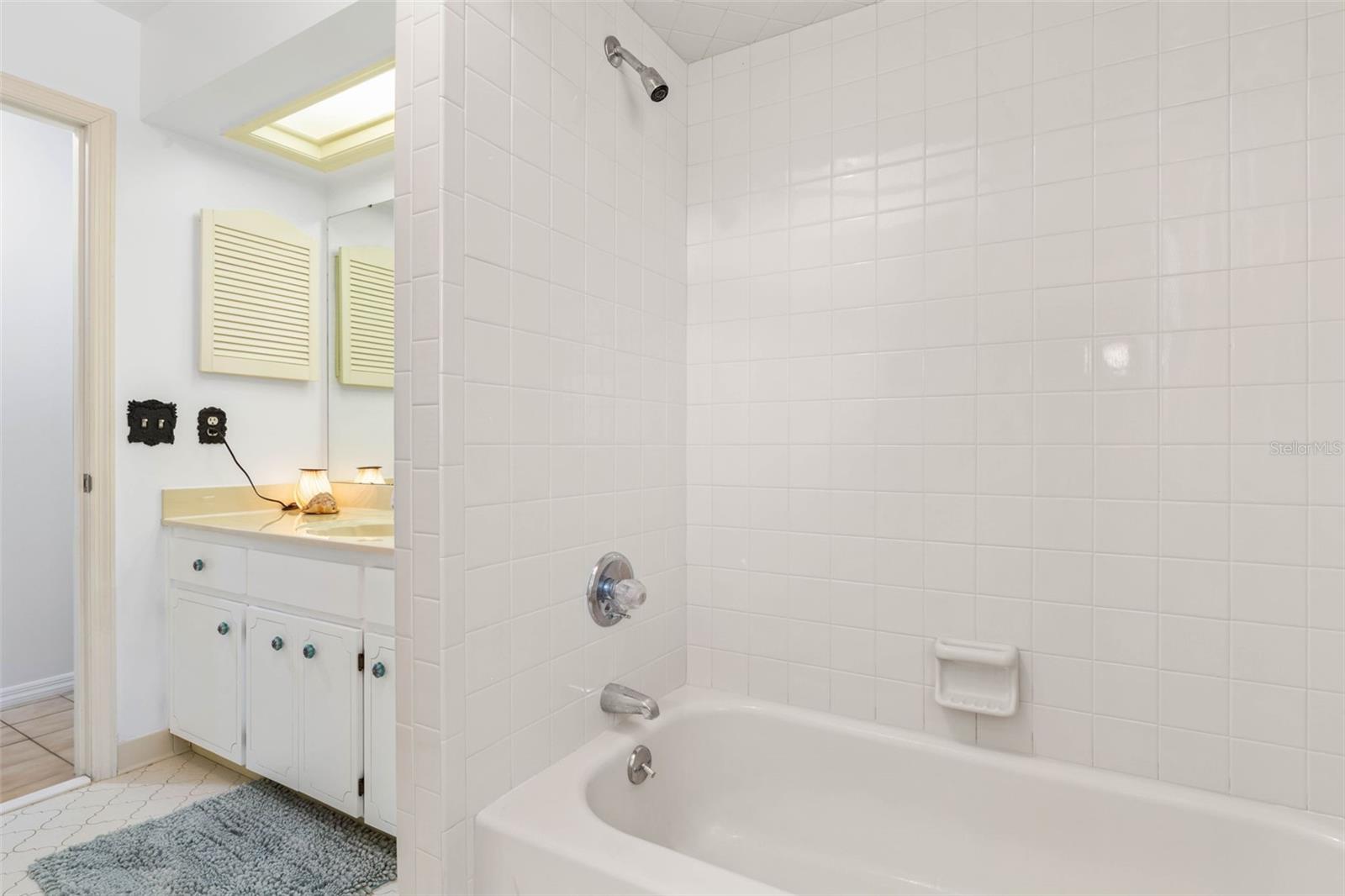 Image 33 of 67 For 1 Flametree Court