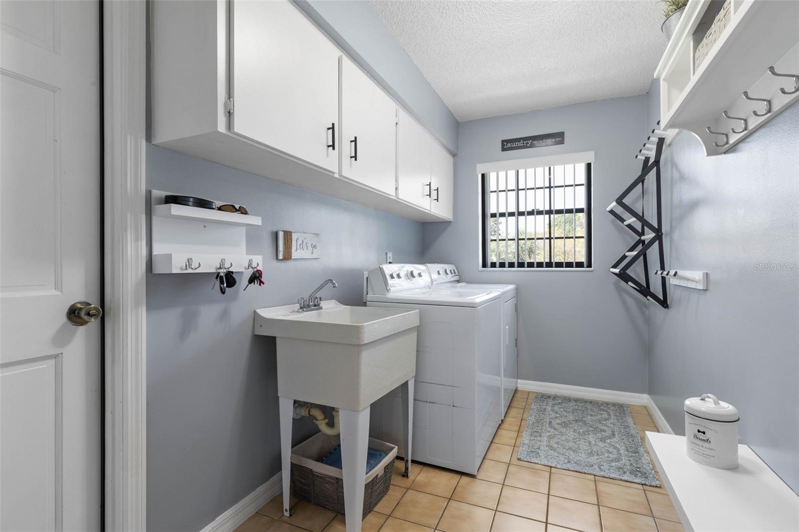 Image 36 of 67 For 1 Flametree Court