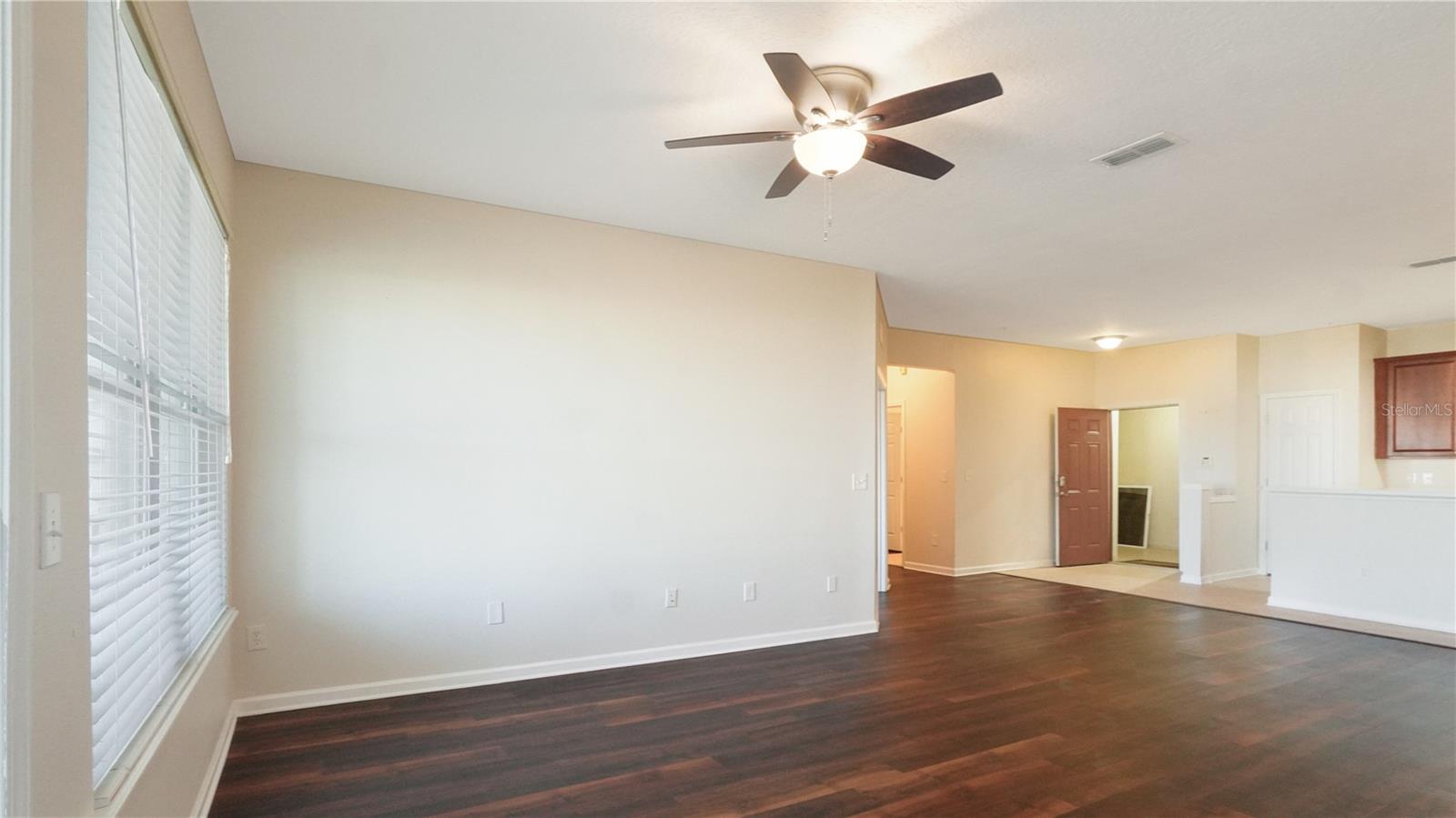 Image 13 of 32 For 13364 Beach Boulevard 539