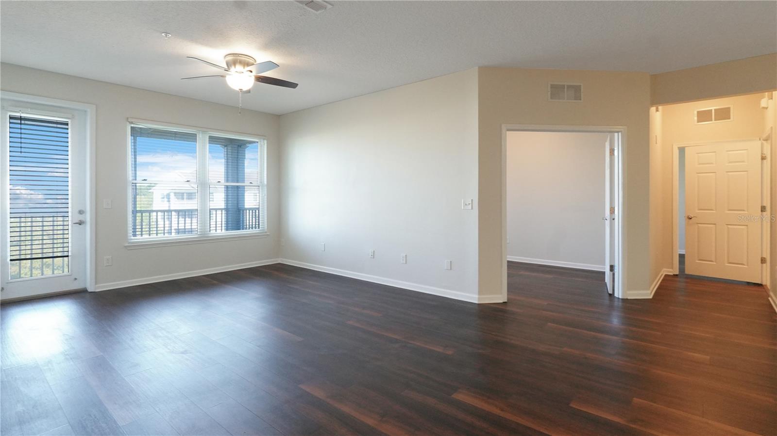 Image 14 of 32 For 13364 Beach Boulevard 539