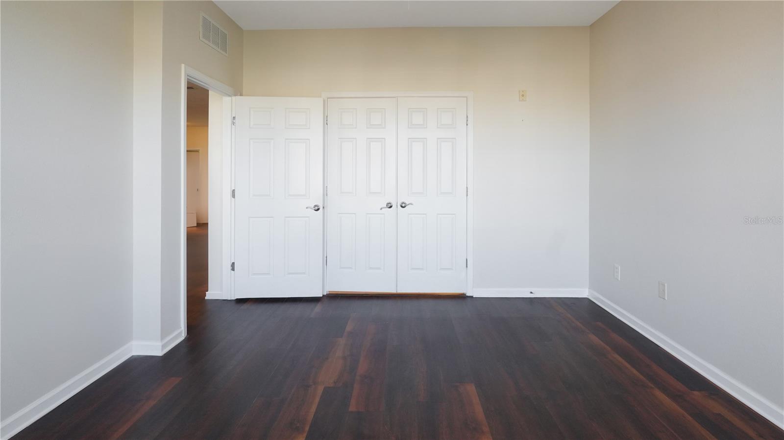 Image 15 of 32 For 13364 Beach Boulevard 539