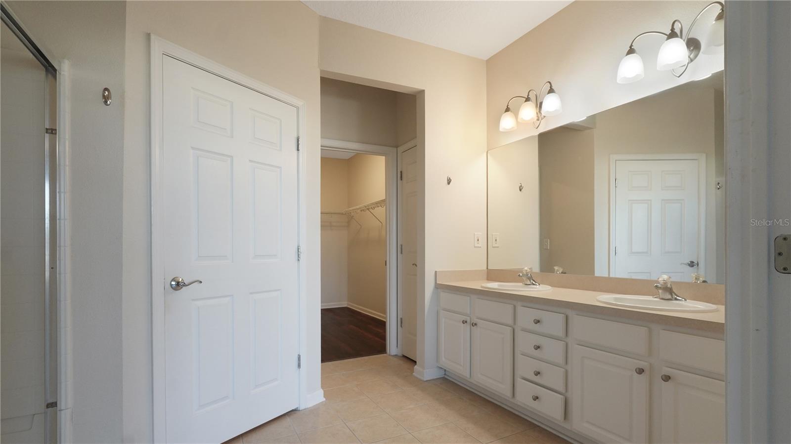 Image 18 of 32 For 13364 Beach Boulevard 539
