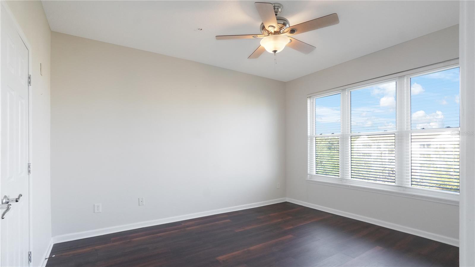 Image 27 of 32 For 13364 Beach Boulevard 539