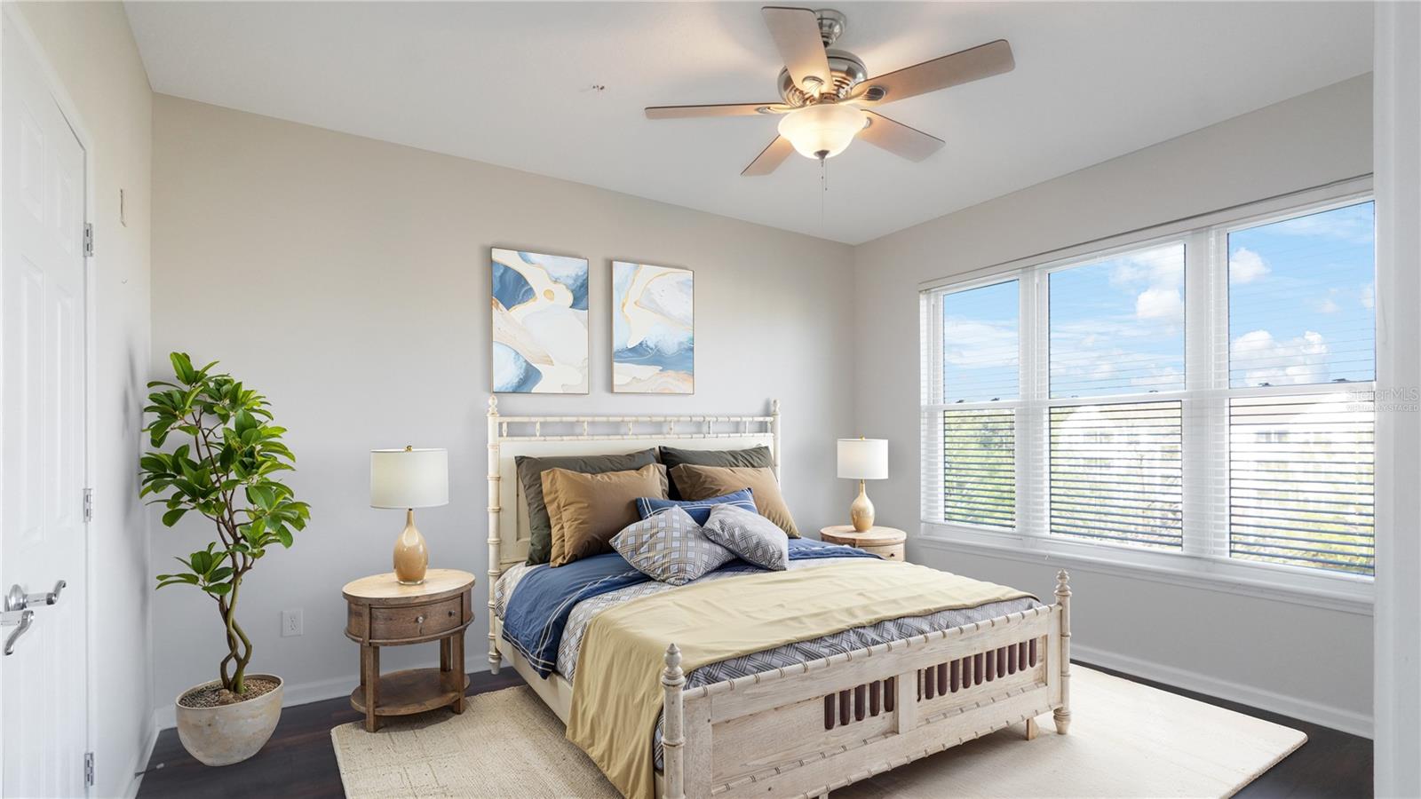 Image 6 of 32 For 13364 Beach Boulevard 539