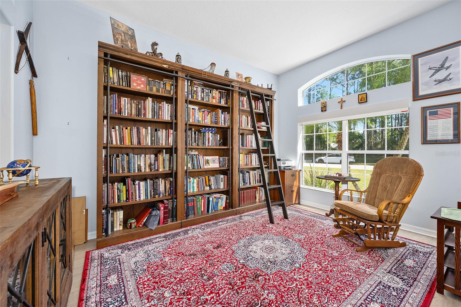 Image 16 of 70 For 115 Universal Trail