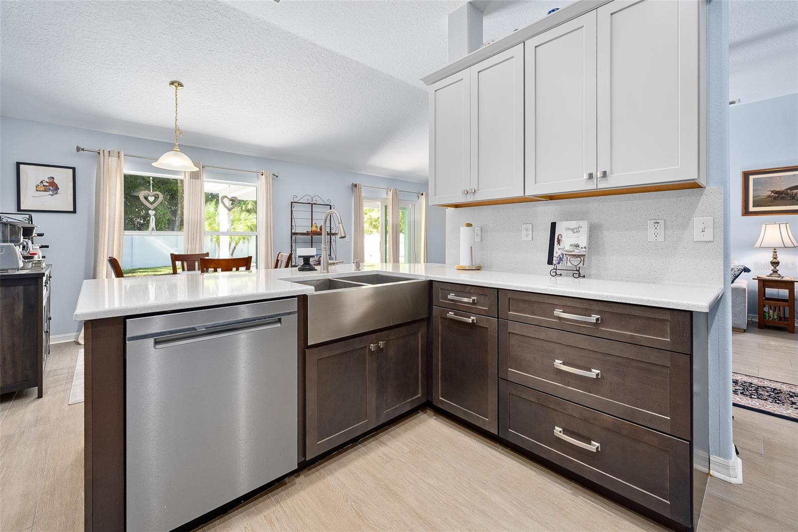 Image 27 of 70 For 115 Universal Trail