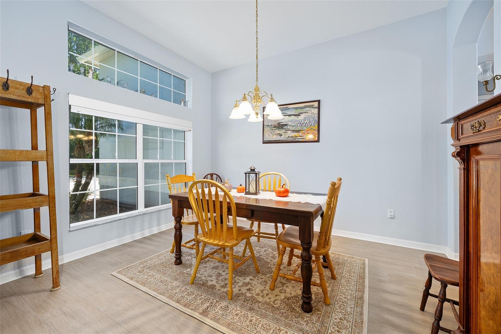 Image 5 of 70 For 115 Universal Trail