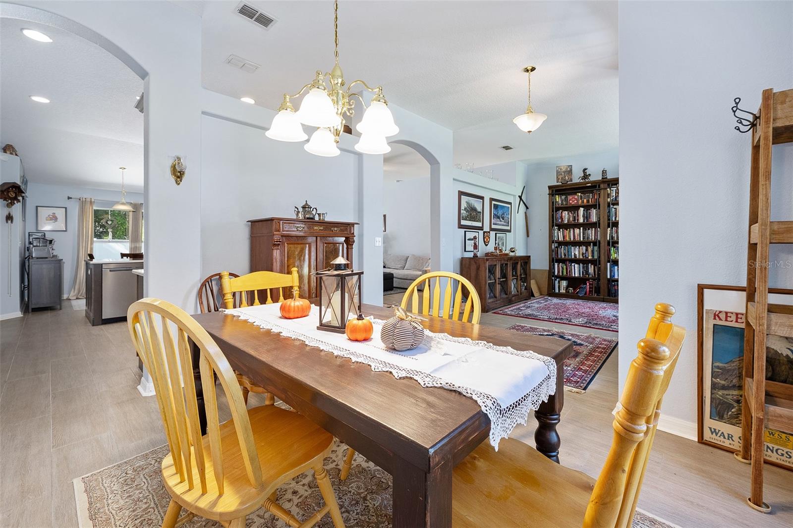 Image 6 of 70 For 115 Universal Trail