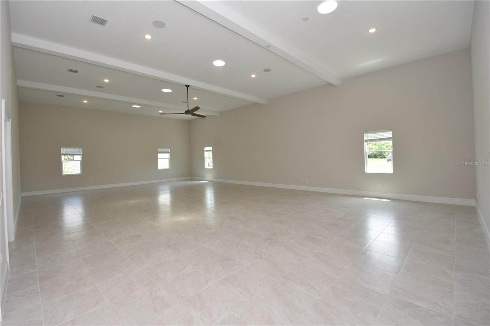 Image 21 of 53 For 217 Willow Oak Way