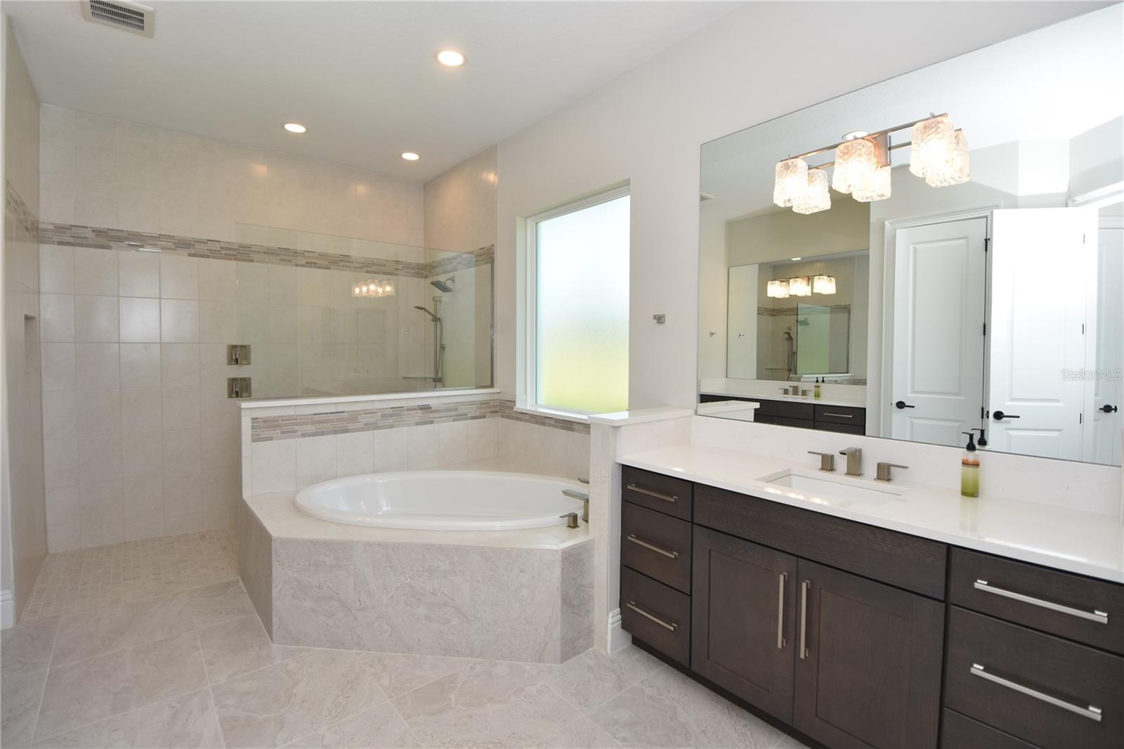 Image 25 of 53 For 217 Willow Oak Way
