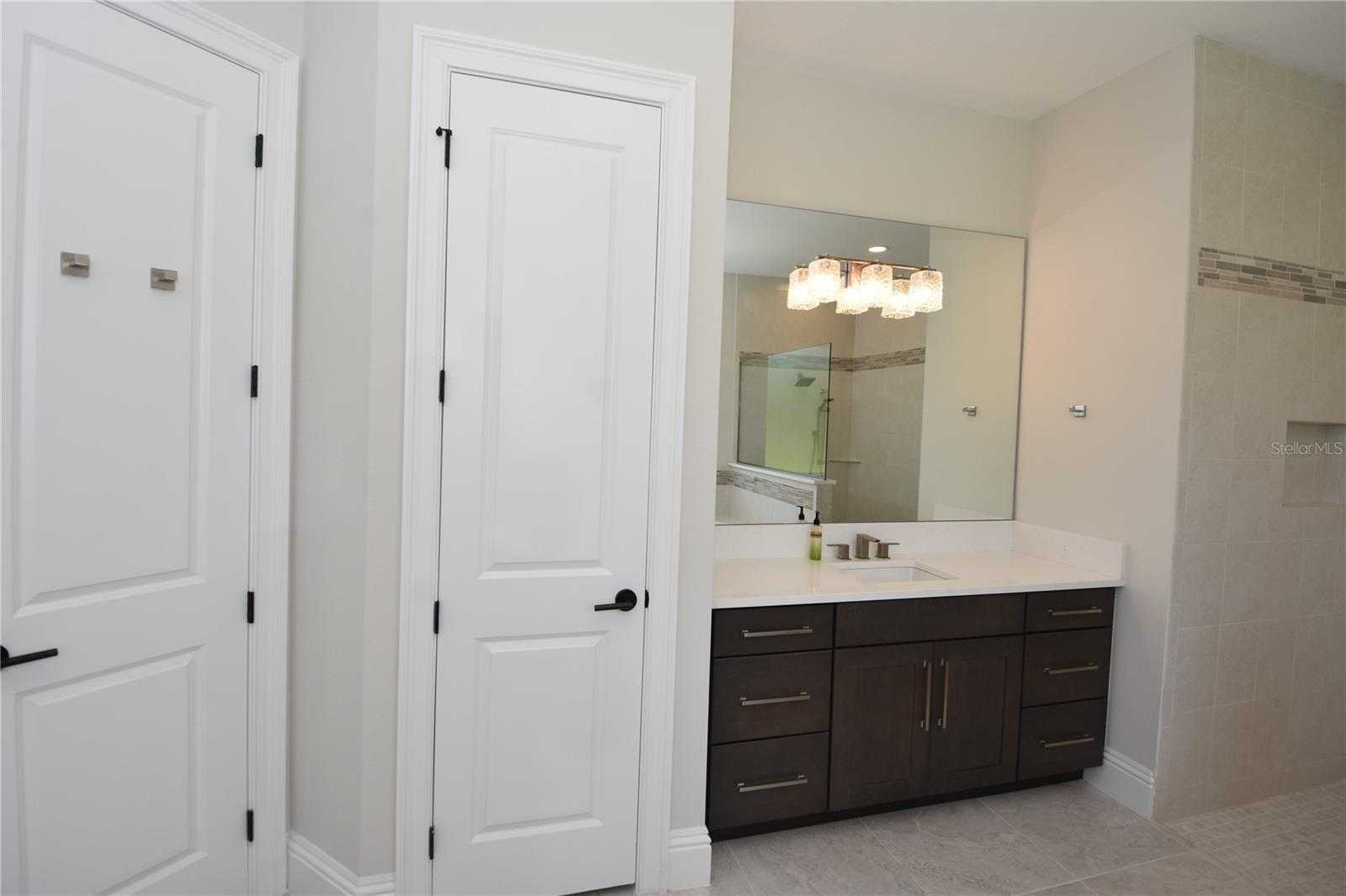 Image 27 of 53 For 217 Willow Oak Way