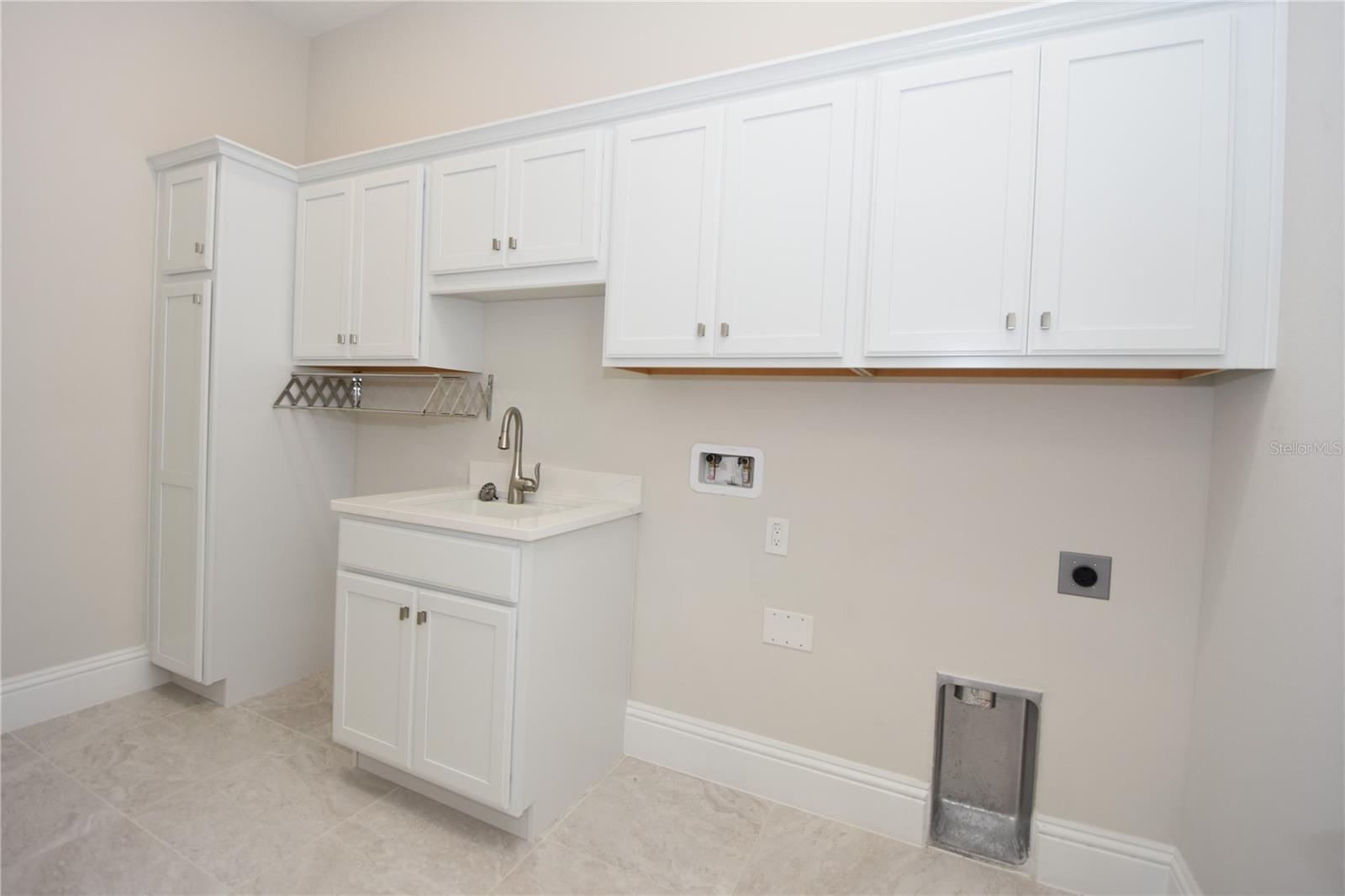 Image 31 of 53 For 217 Willow Oak Way