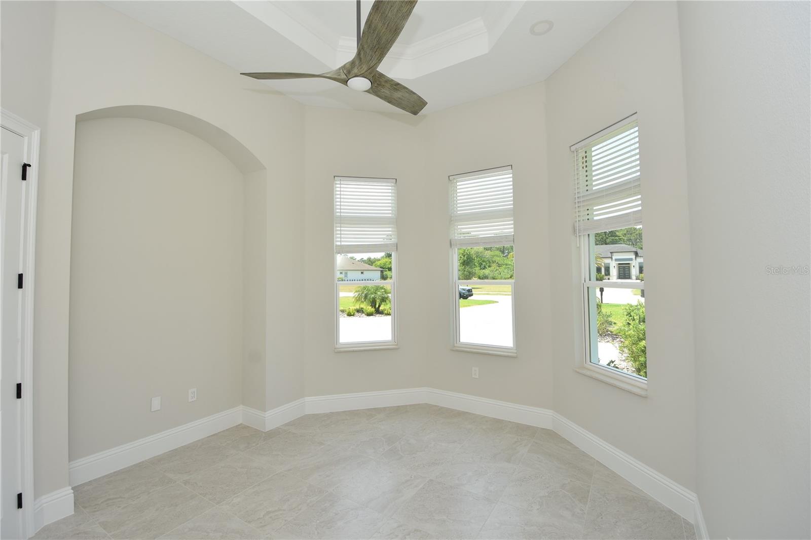 Image 36 of 53 For 217 Willow Oak Way