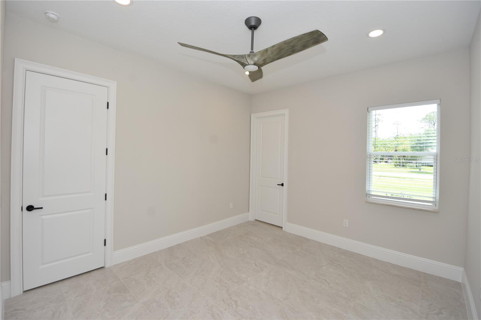 Image 40 of 53 For 217 Willow Oak Way