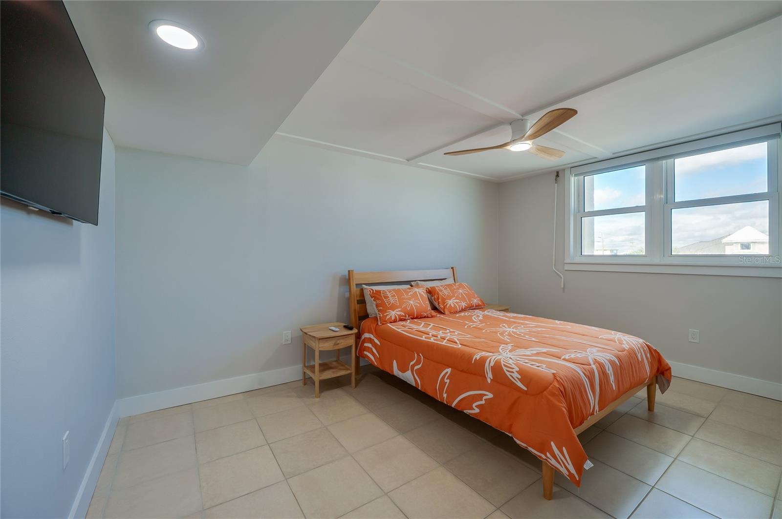 Image 19 of 29 For 4495 Atlantic Avenue 304