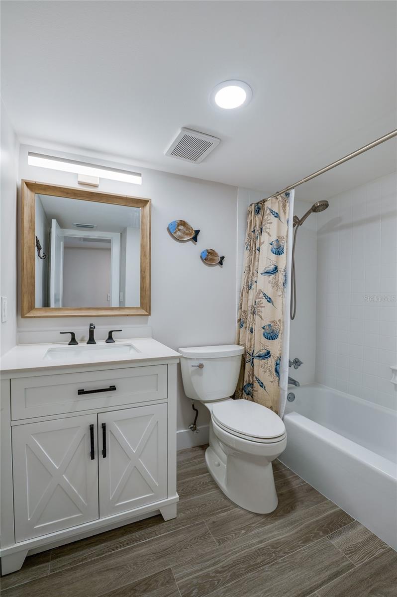 Image 21 of 29 For 4495 Atlantic Avenue 304