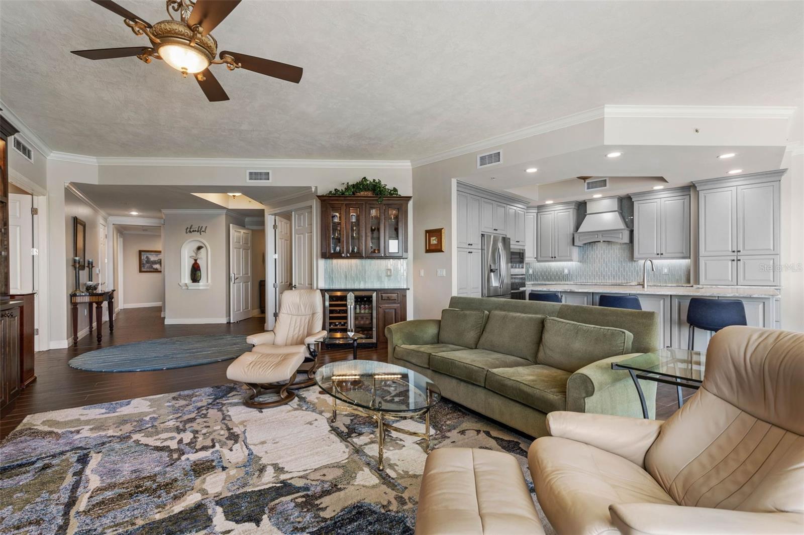 Image 12 of 87 For 85 Avenue De La Mer  603