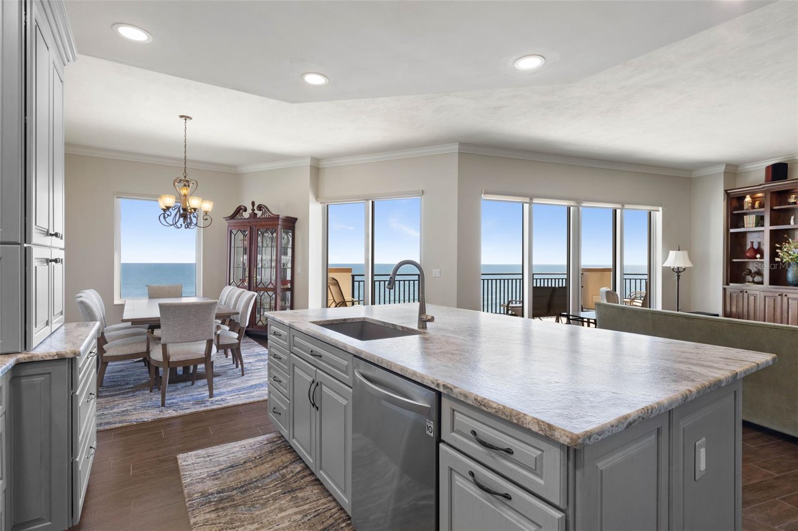 Image 22 of 87 For 85 Avenue De La Mer  603