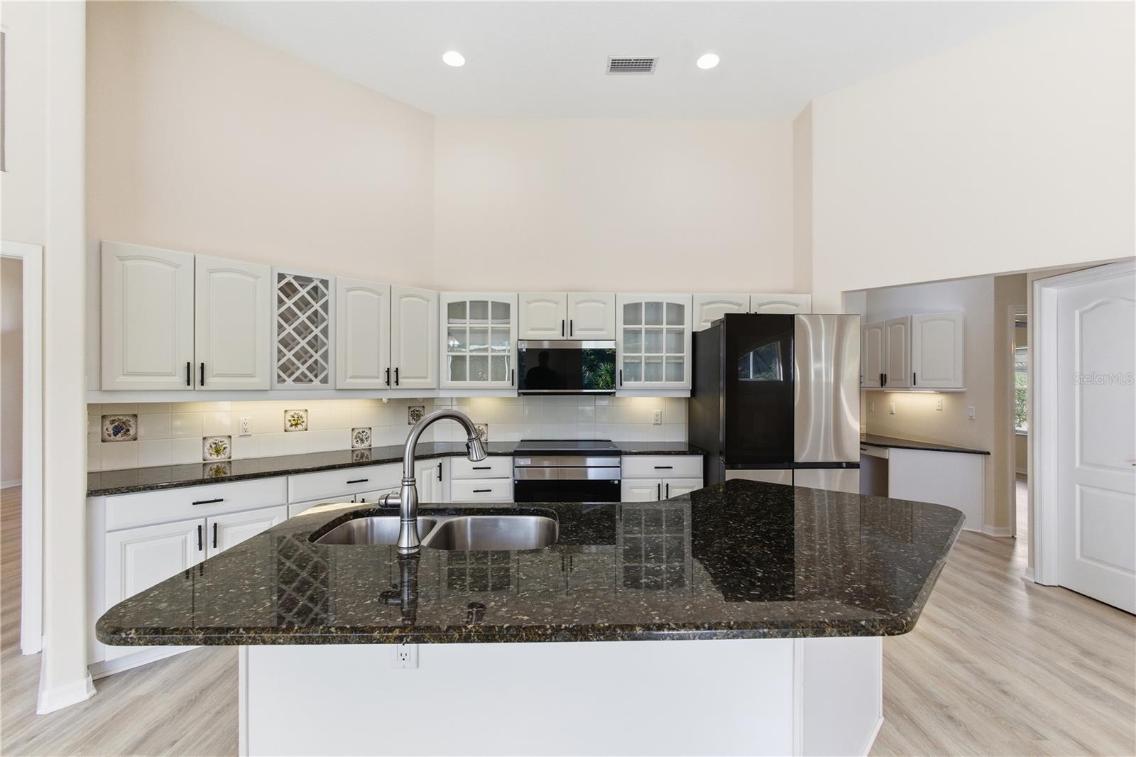 Image 11 of 51 For 9 Ibis Court S