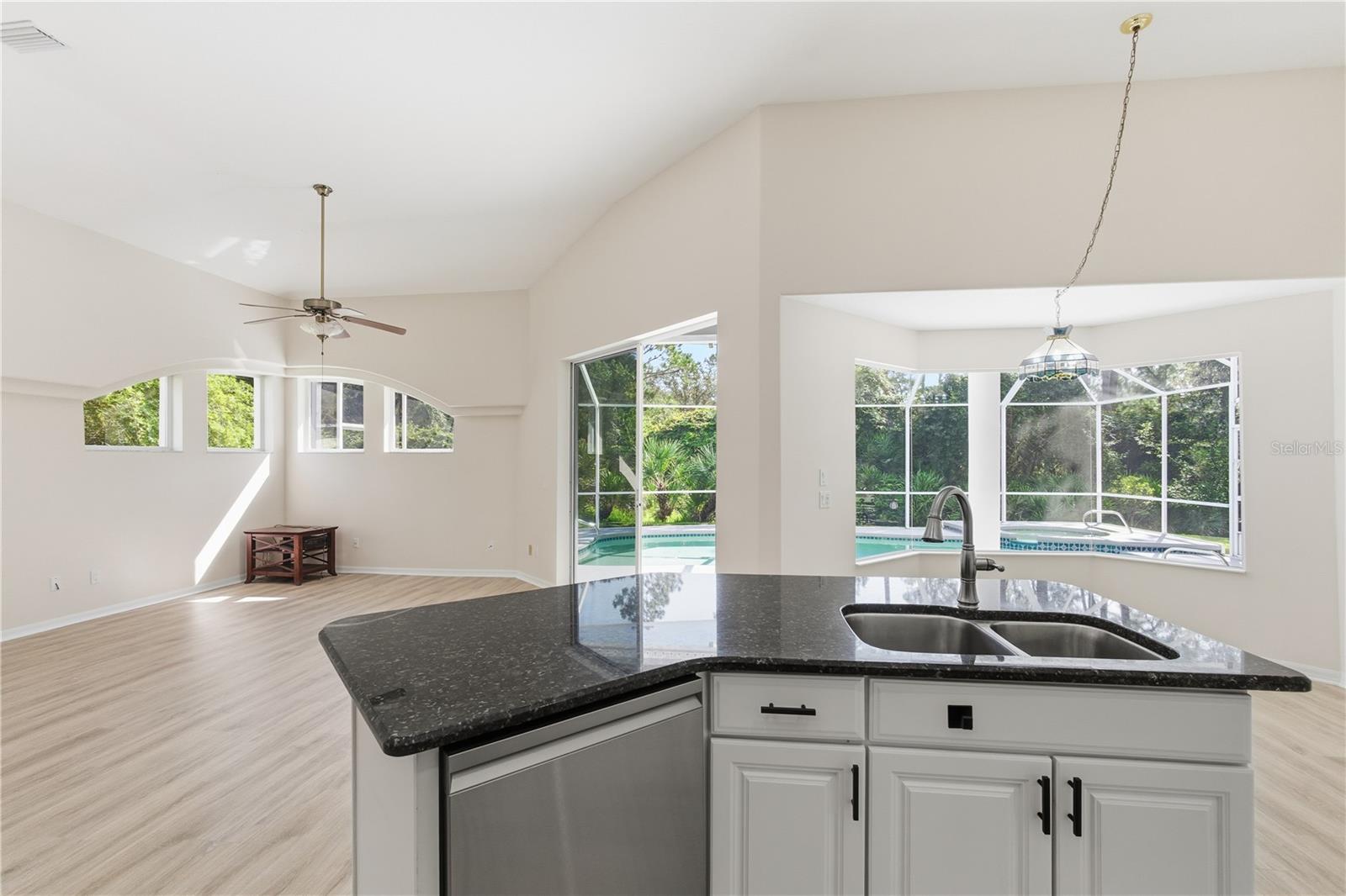 Image 13 of 51 For 9 Ibis Court S