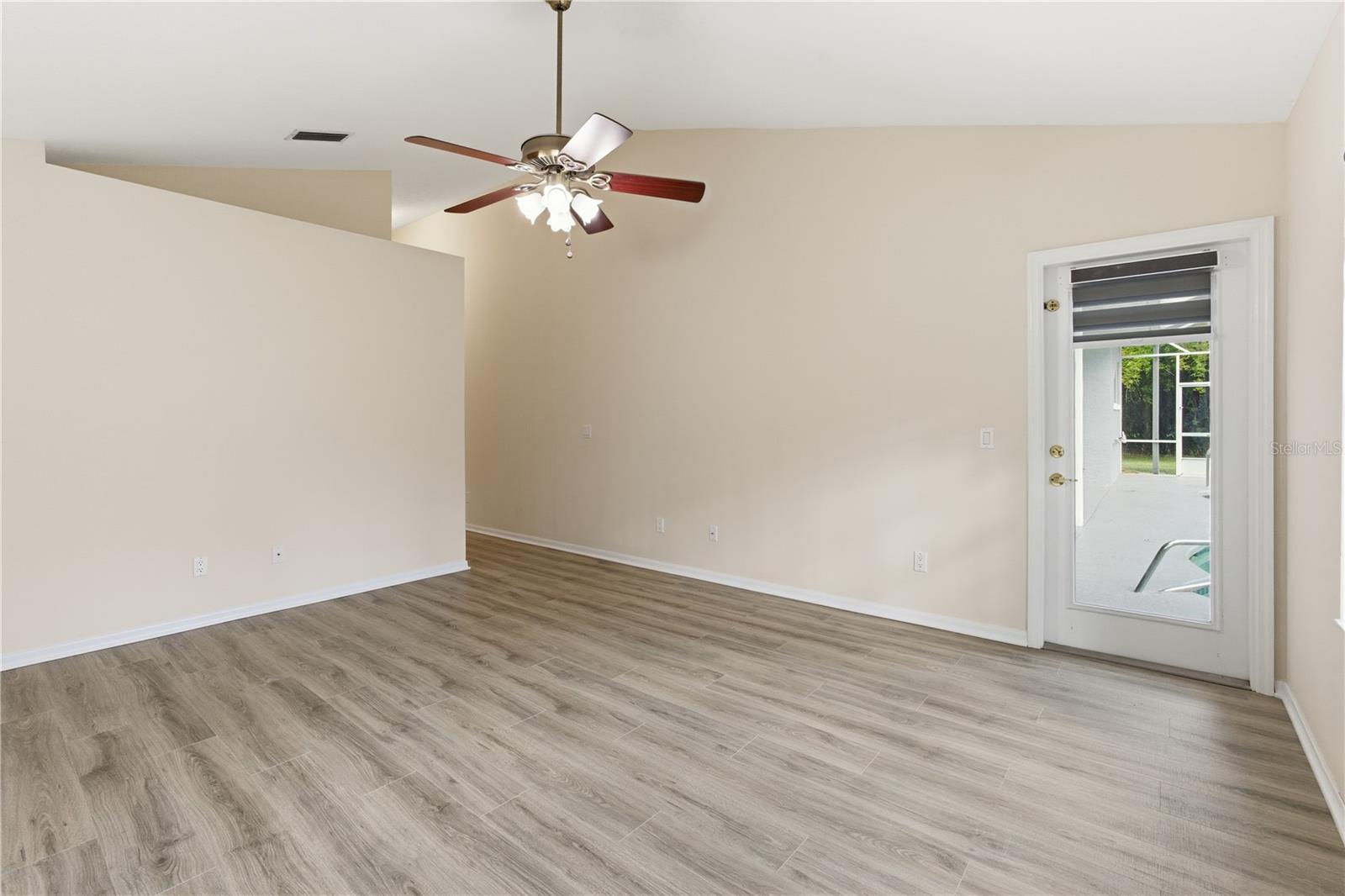 Image 25 of 51 For 9 Ibis Court S