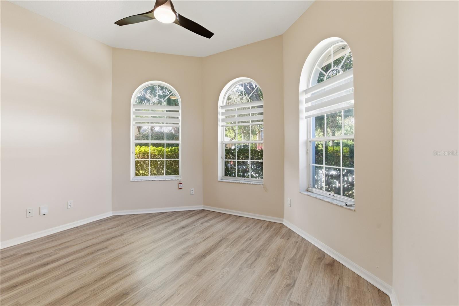 Image 32 of 51 For 9 Ibis Court S