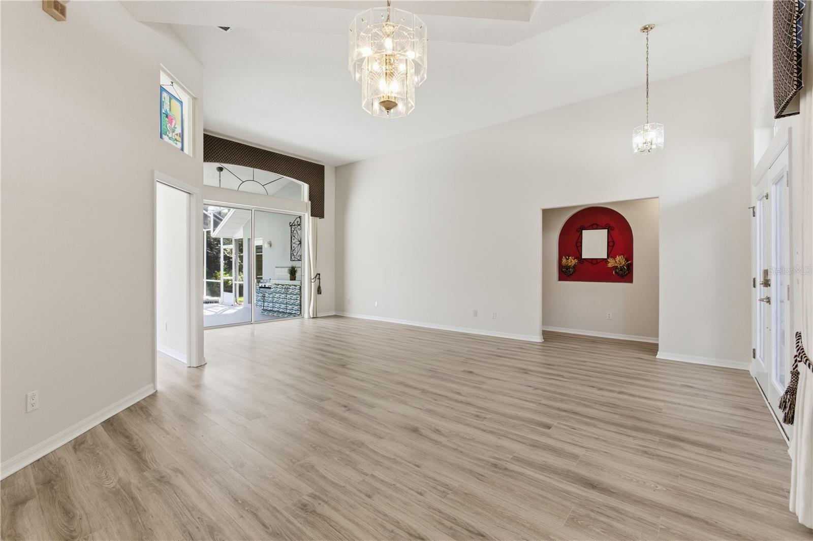 Image 7 of 51 For 9 Ibis Court S