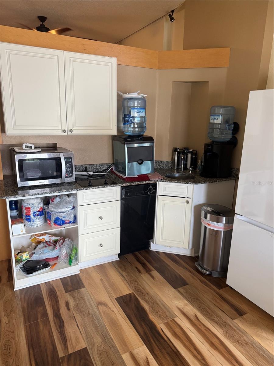 Image 33 of 43 For 101 Palm Harbor Parkway B412