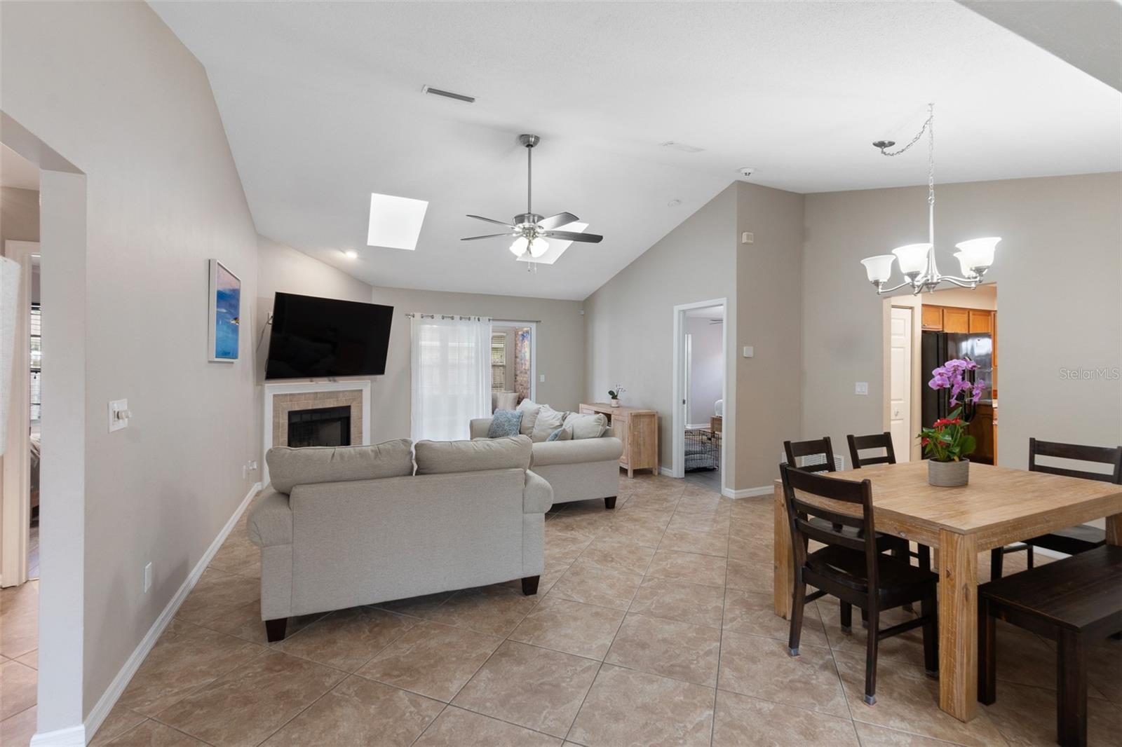 Image 12 of 36 For 109 Sea Duck Circle E