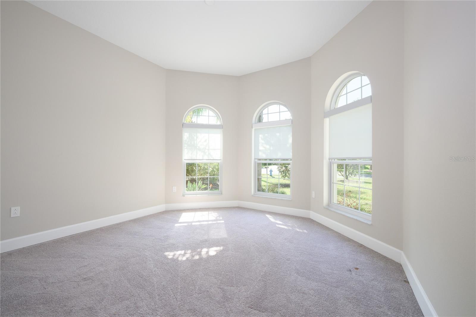 Image 18 of 62 For 27 Riverwalk Drive