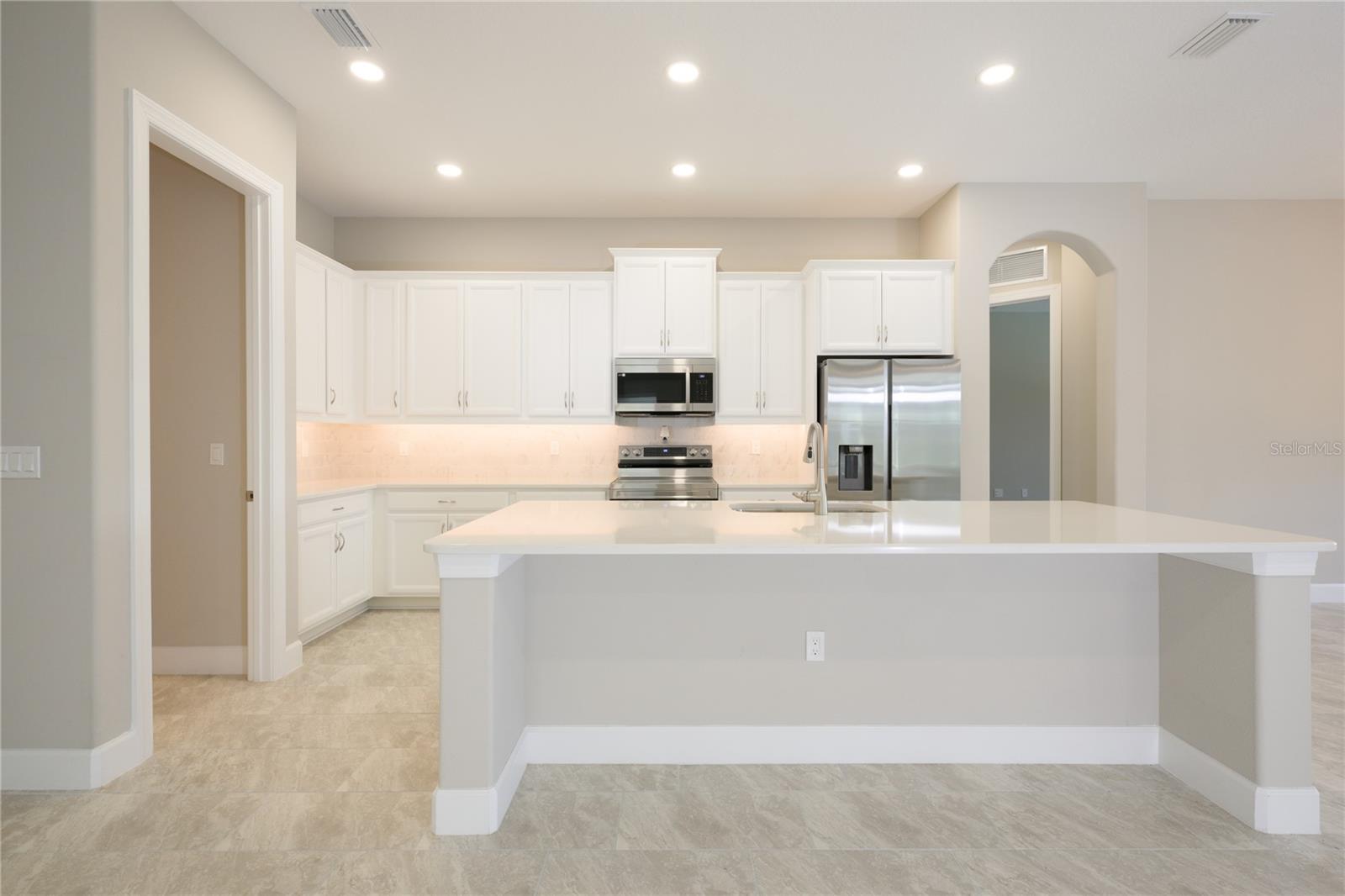 Image 22 of 62 For 27 Riverwalk Drive