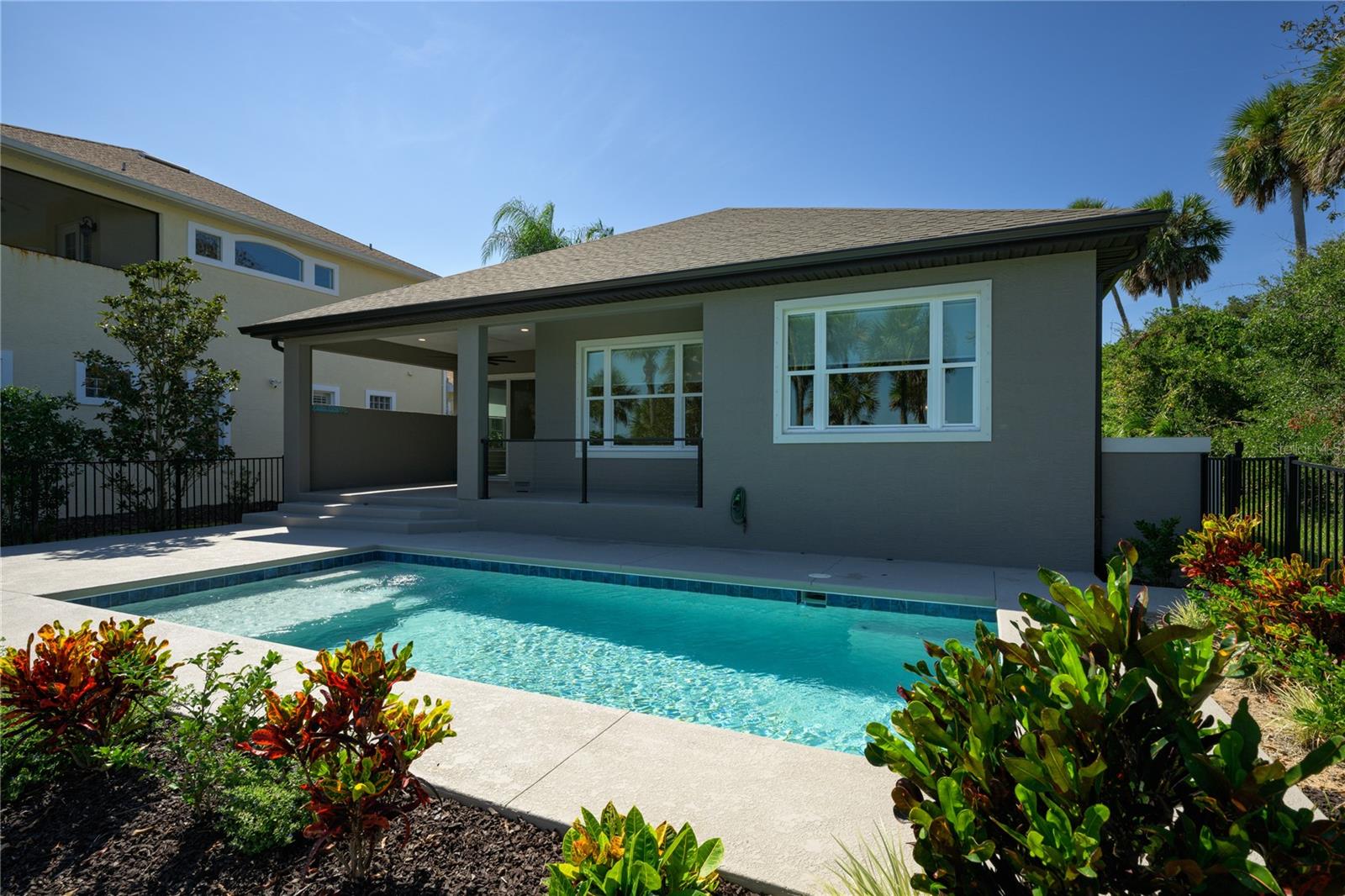 Image 42 of 62 For 27 Riverwalk Drive