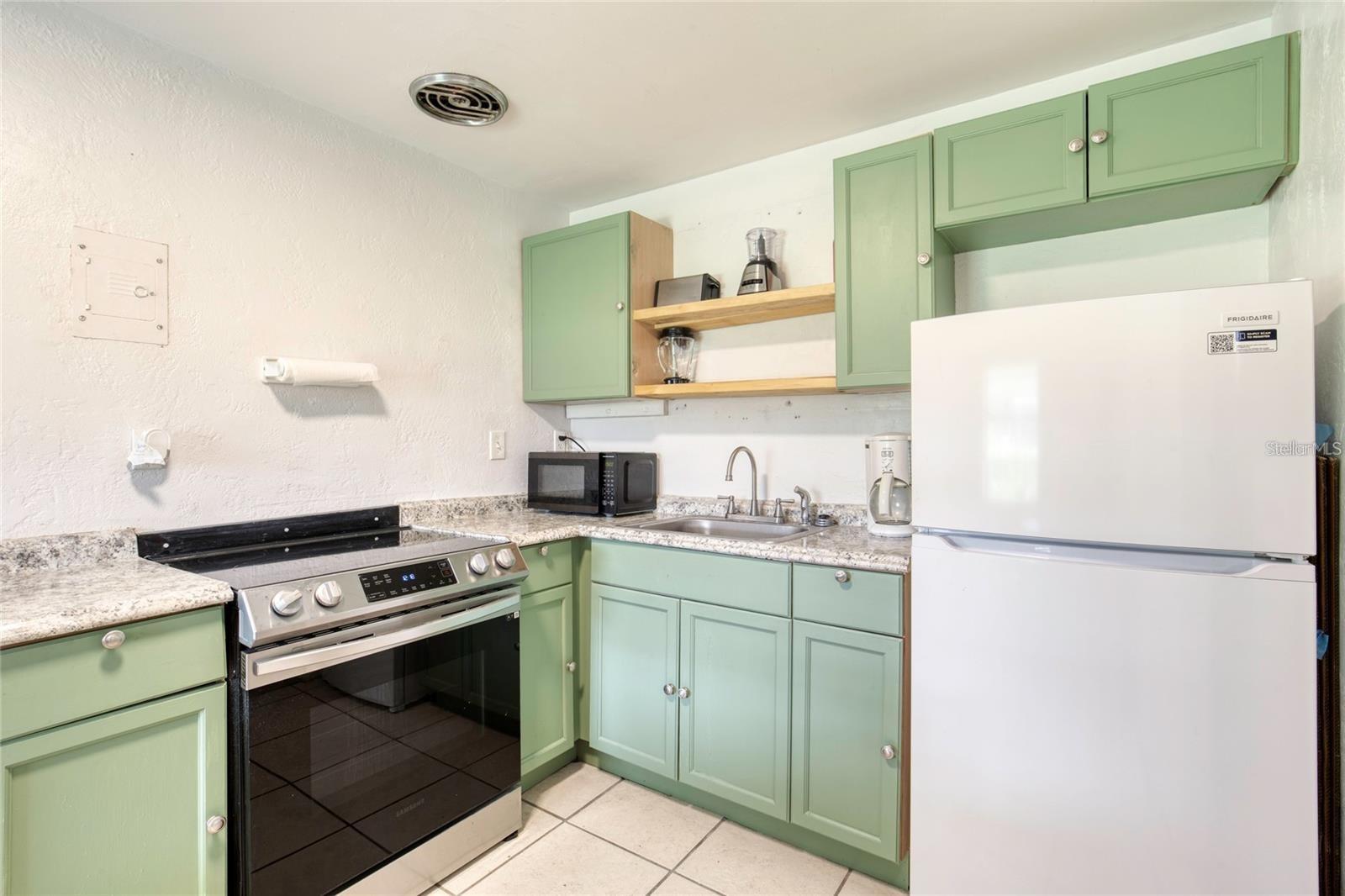 Image 16 of 50 For 815 8th Street