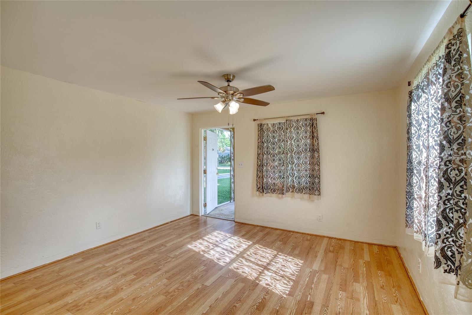 Image 24 of 50 For 815 8th Street