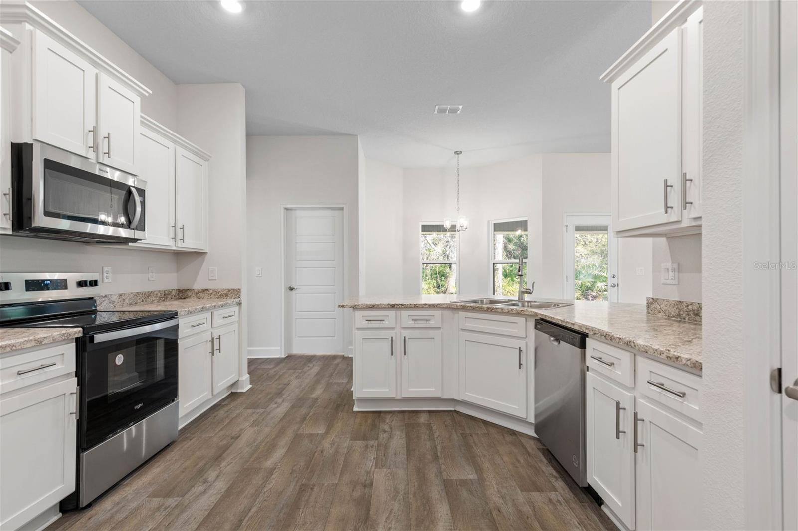 Image 11 of 43 For 2 Zinzendorf Place