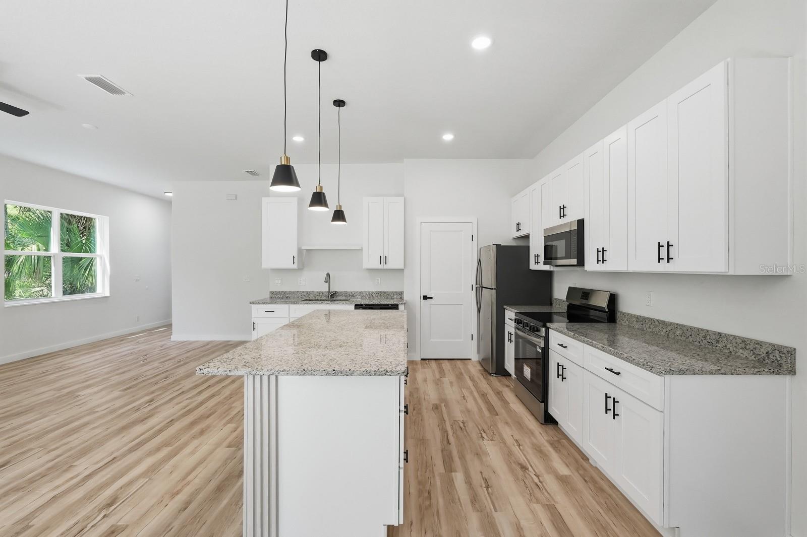 Image 26 of 50 For 1 Fanshawe Lane