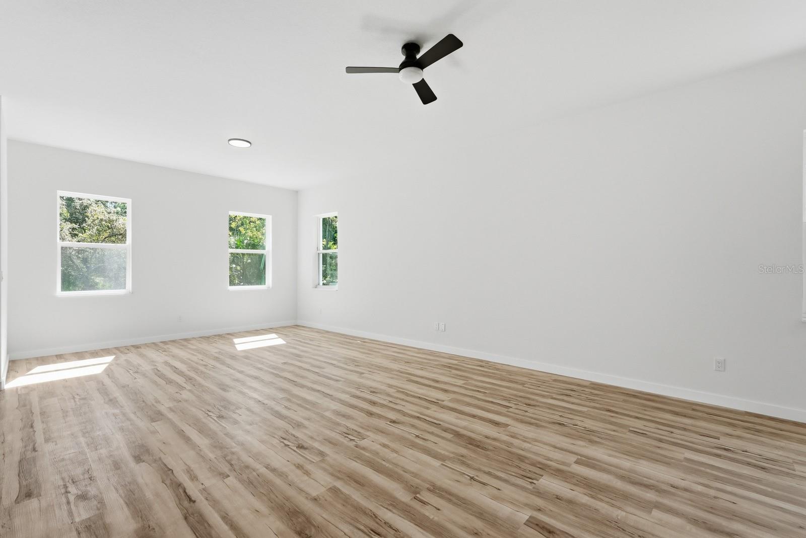 Image 29 of 50 For 1 Fanshawe Lane