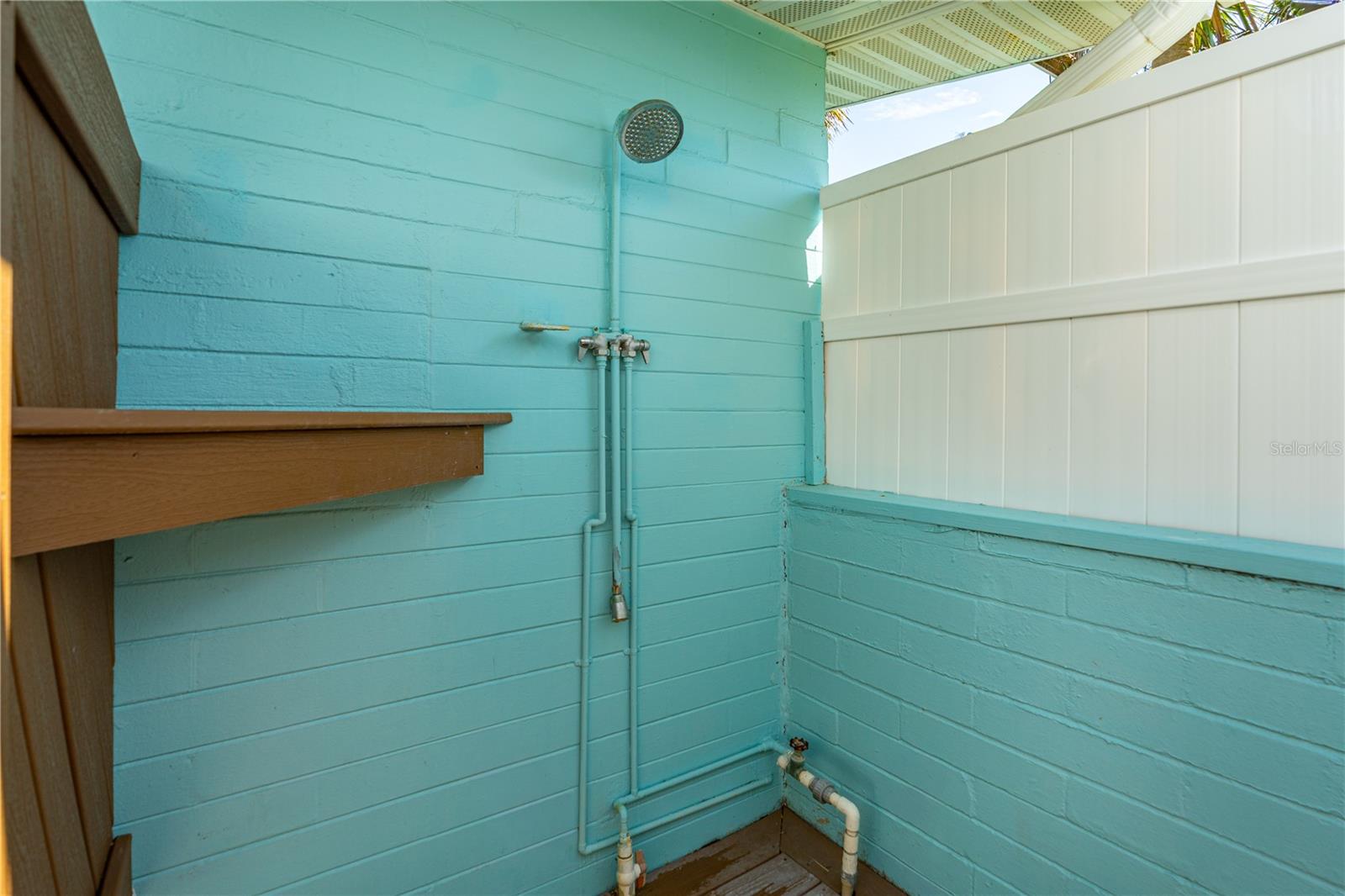 Image 10 of 41 For 1 Raymonde Circle