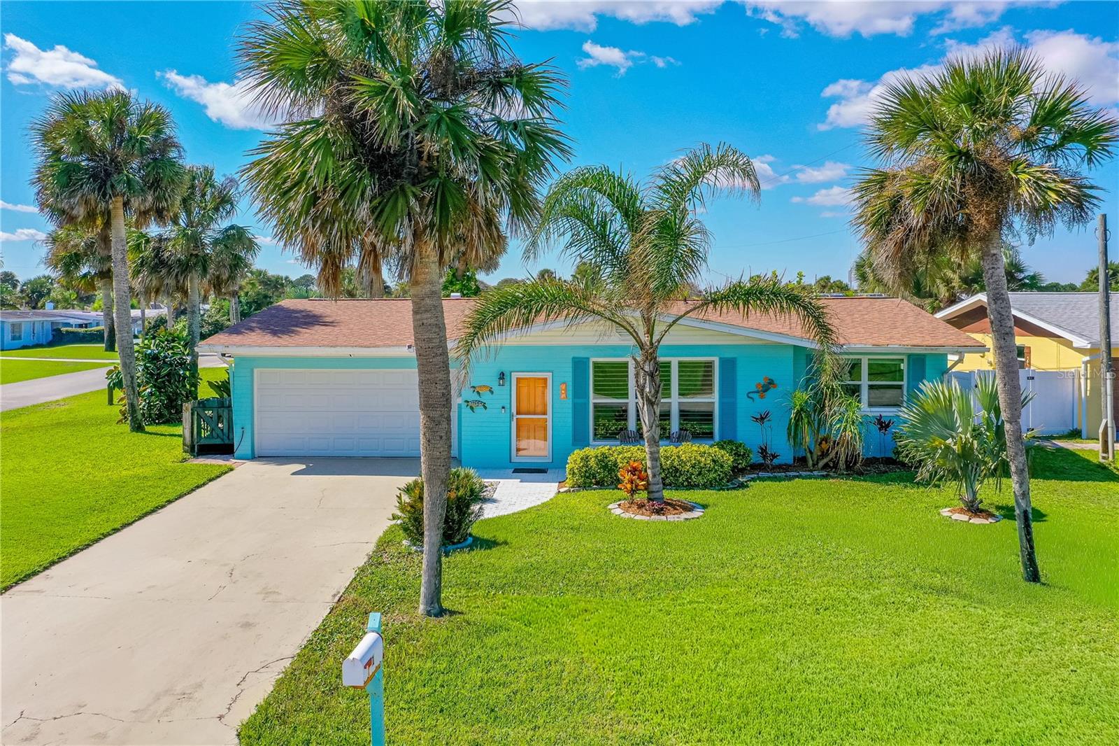 Image 2 of 41 For 1 Raymonde Circle