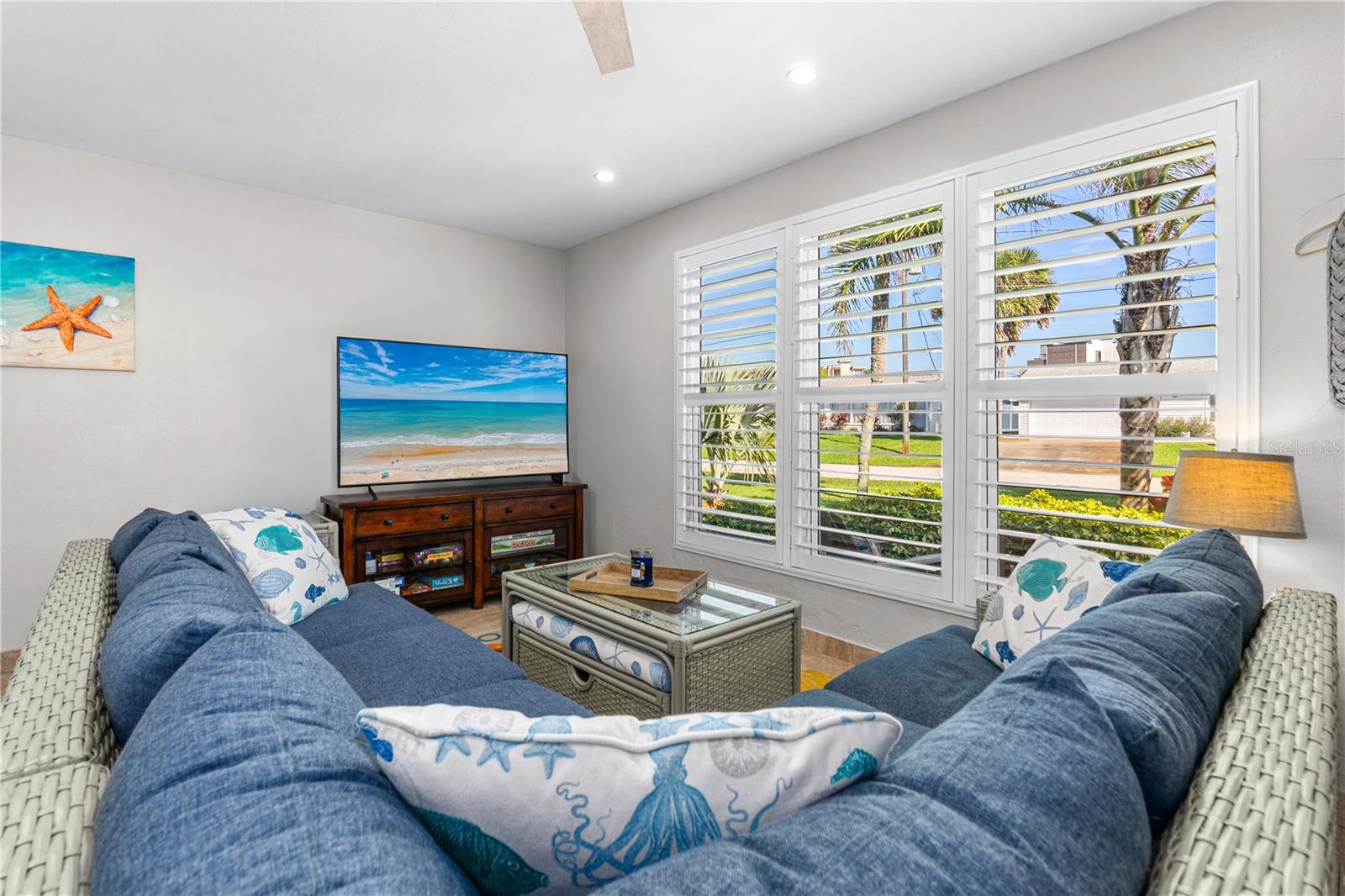 Image 21 of 41 For 1 Raymonde Circle