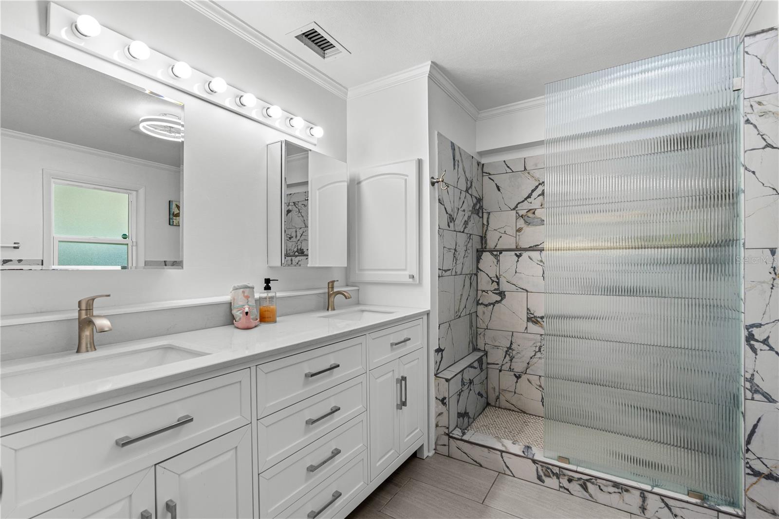 Image 28 of 41 For 1 Raymonde Circle