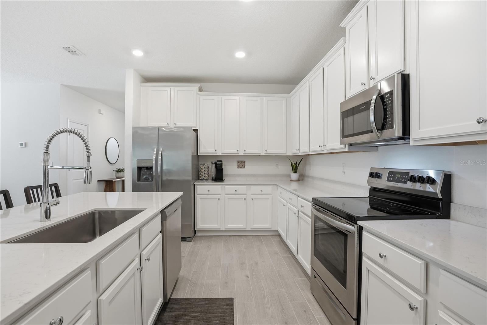 Image 4 of 39 For 3047 Crossfield Drive