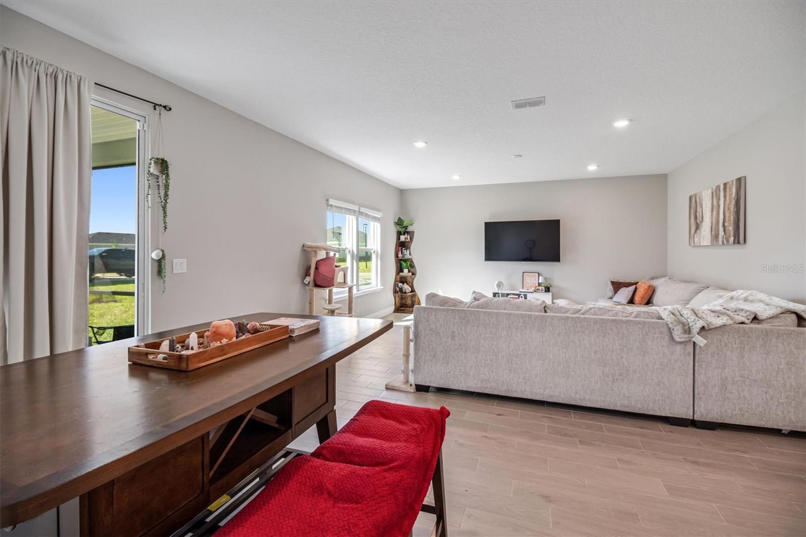 Image 24 of 25 For 2170 Raglan Circle