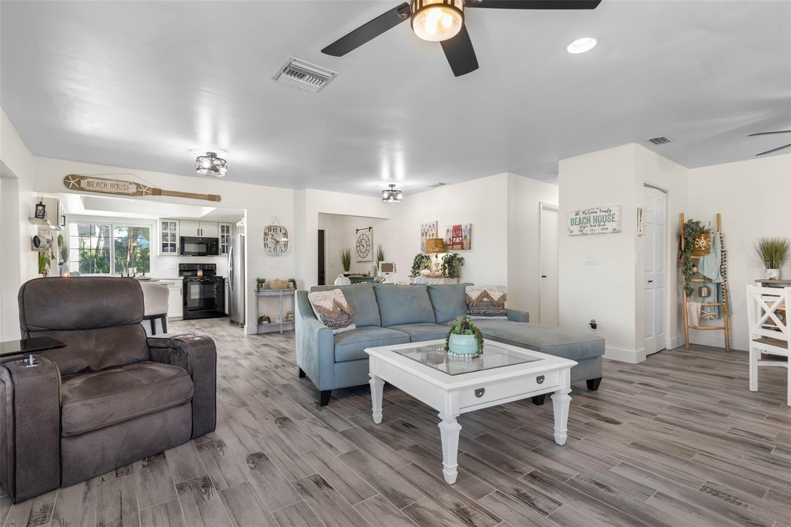 Image 6 of 80 For 1 Crompton Place