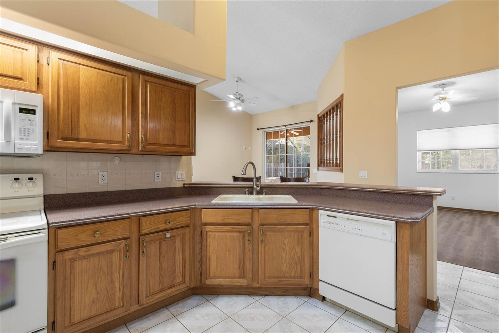 Image 18 of 77 For 54 Fairbank Lane