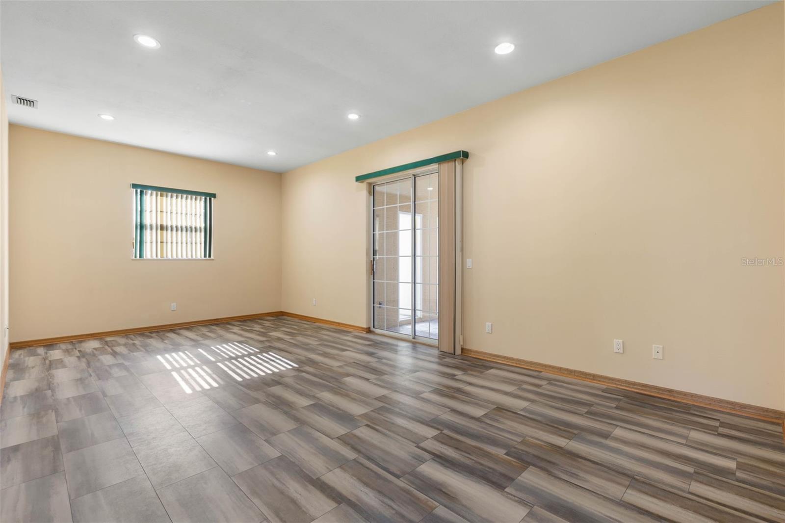 Image 22 of 77 For 54 Fairbank Lane