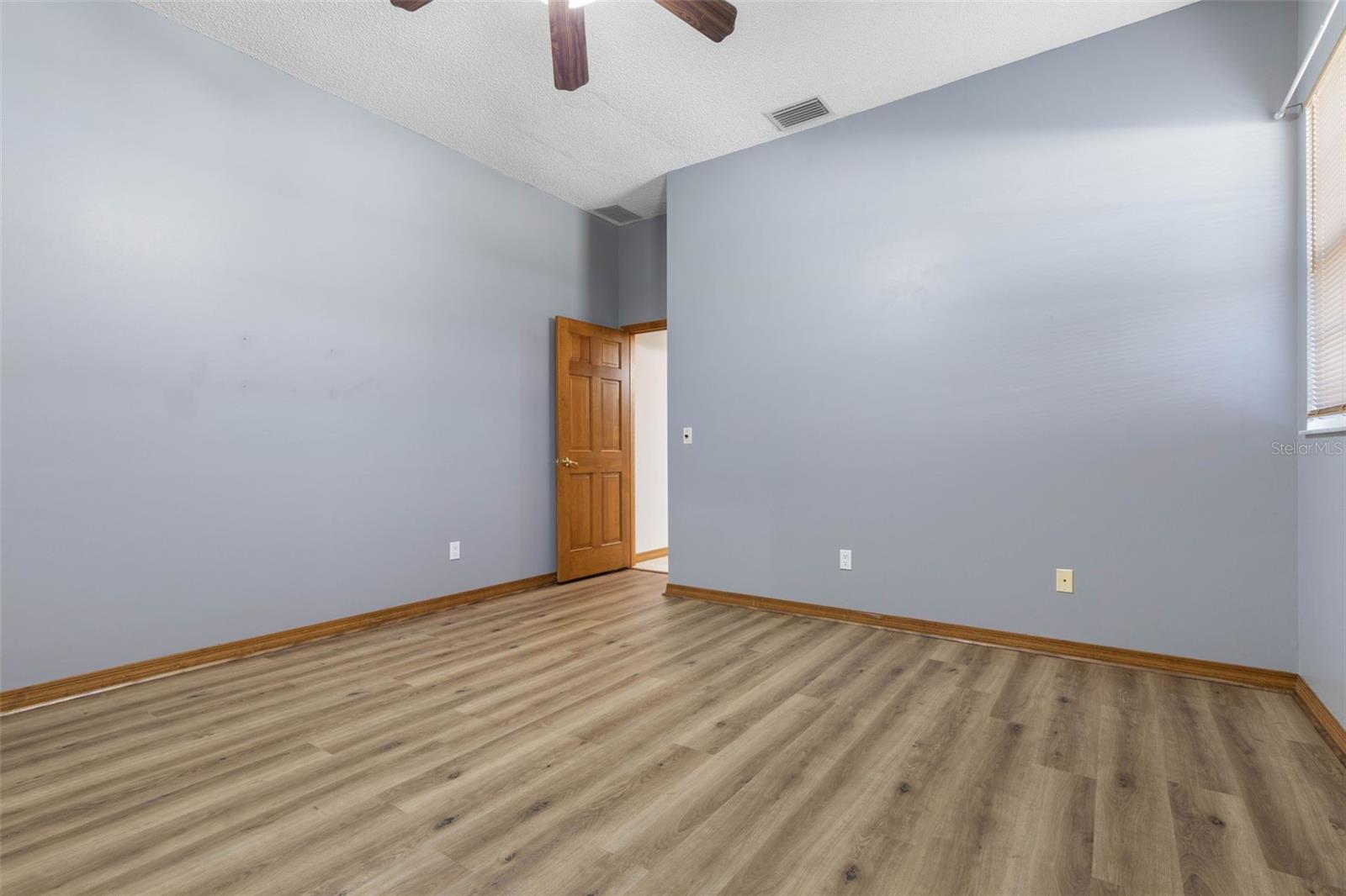 Image 51 of 77 For 54 Fairbank Lane