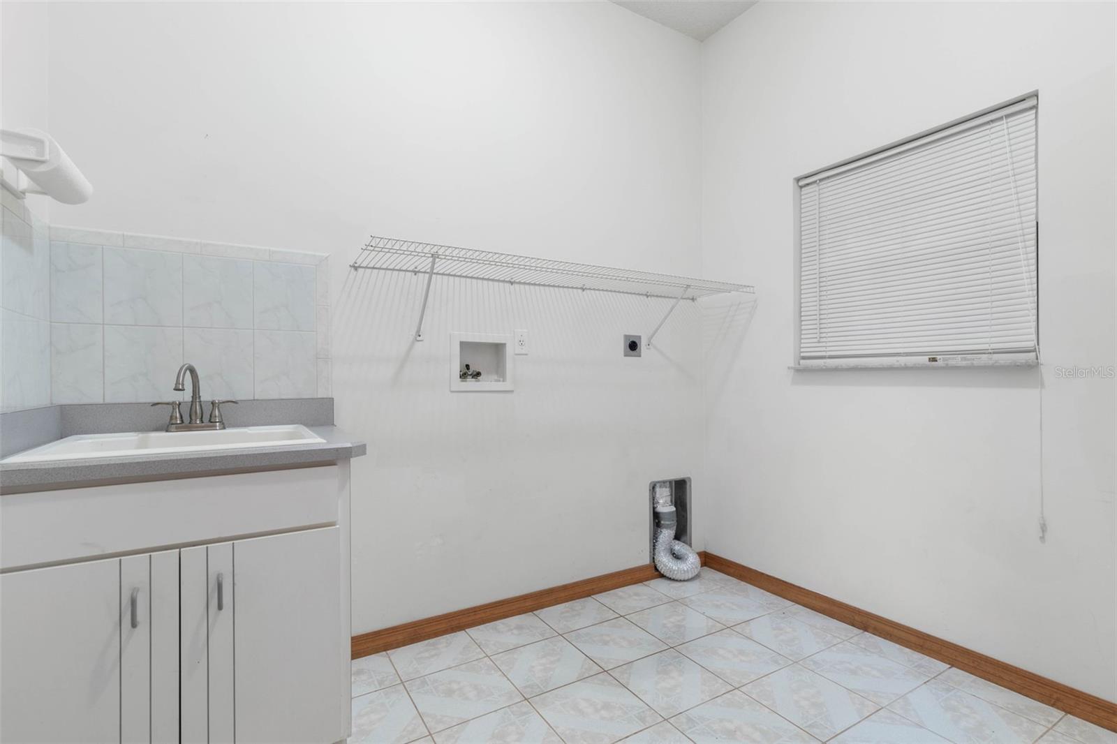 Image 57 of 77 For 54 Fairbank Lane