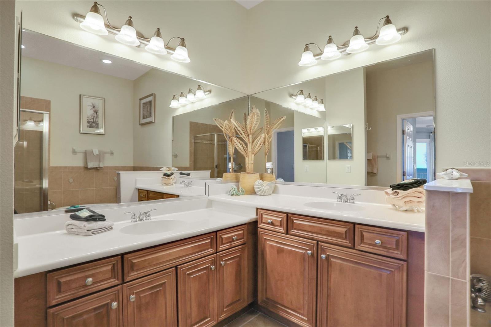 Image 32 of 65 For 700 Cinnamon Beach Way 624