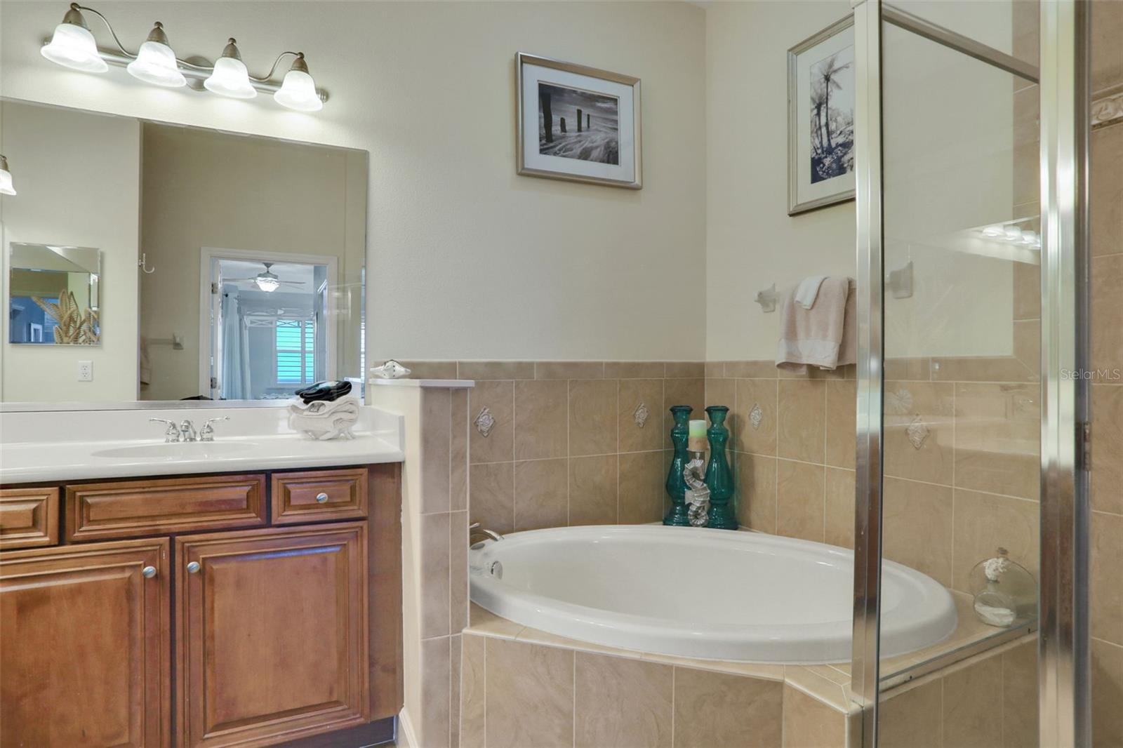 Image 34 of 65 For 700 Cinnamon Beach Way 624